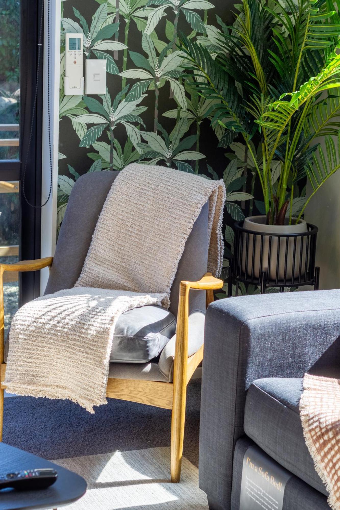 Latimer Square Luxe: 1Br W/ Sofa Bed Крайстчърч Екстериор снимка