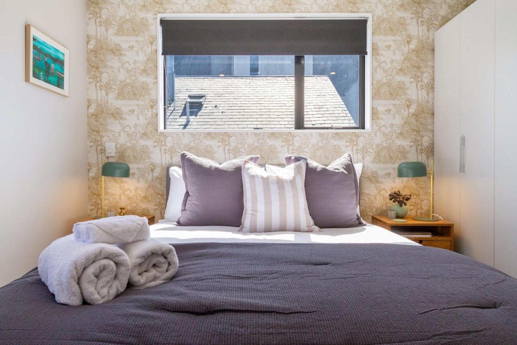 Latimer Square Luxe: 1Br W/ Sofa Bed Крайстчърч Екстериор снимка